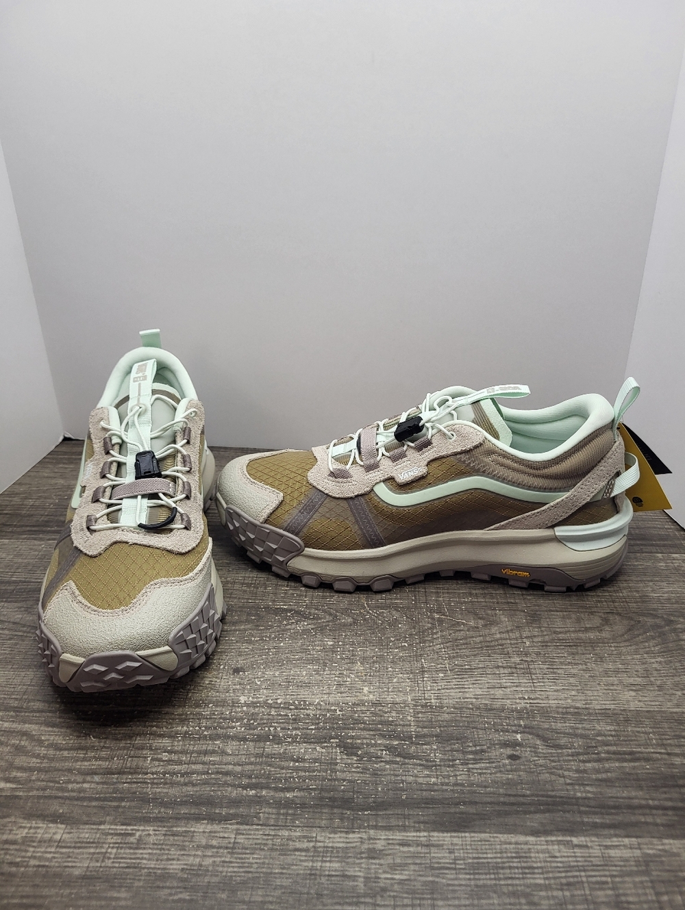 VAN MTE XS TREK EVO GREEN HIKING SHOES VIBRAM WOMEN'S 10 MEN 8.5 NEW